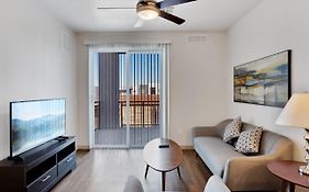 Chic Modern 2Br Apartment W Balcony By Stay Gia